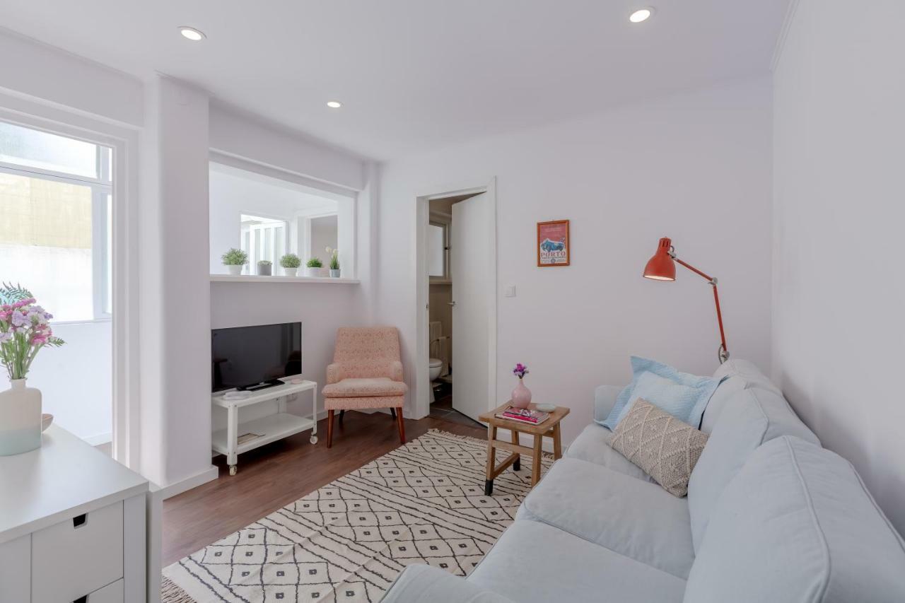 Sunny Apartment With Patio, By Timecooler Lisboa Exteriör bild