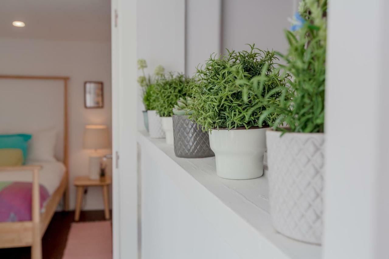 Sunny Apartment With Patio, By Timecooler Lisboa Exteriör bild